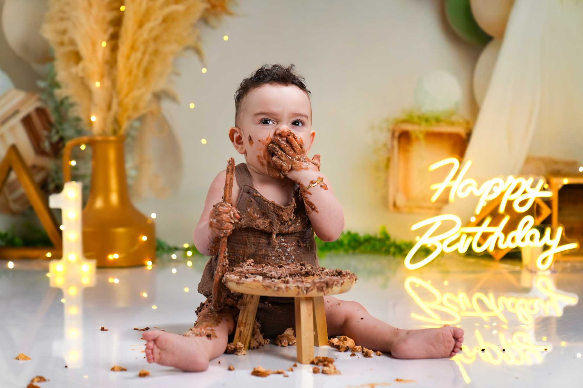1. Geburtstag Cake Smash Shooting mit Schokoladentorte in Wien – Fotograwien